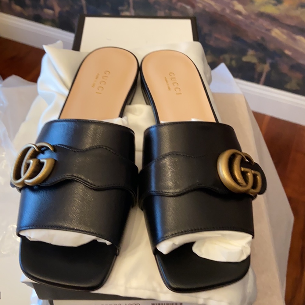 Authentic Gucci Marmont GG Leather Sandal - Picture 4 of 12